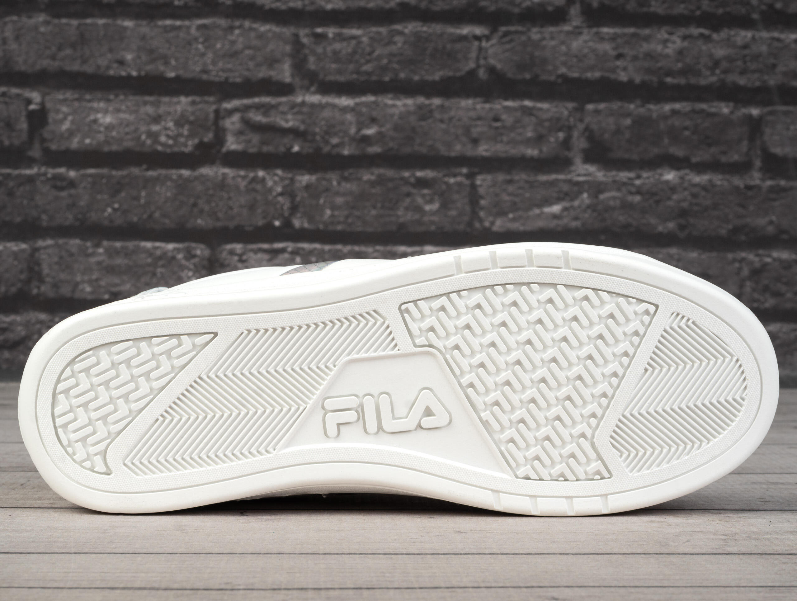 Buty damskie sportowe do chodzenia  Fila CROSSCOURT 2 F WMN 5/6