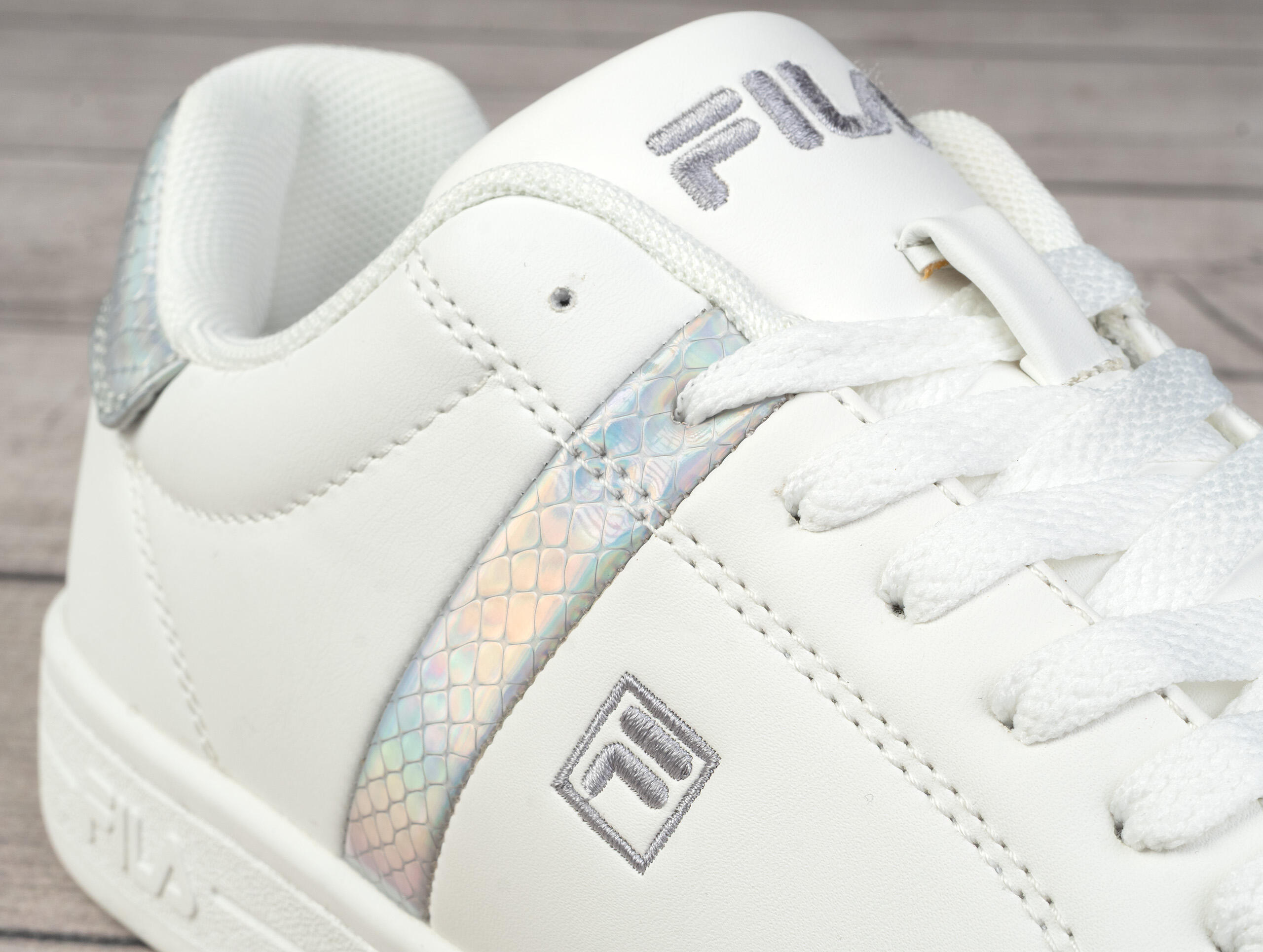 Buty damskie sportowe do chodzenia  Fila CROSSCOURT 2 F WMN 6/6