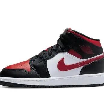 Детски баскетболни обувки Air Jordan Mid