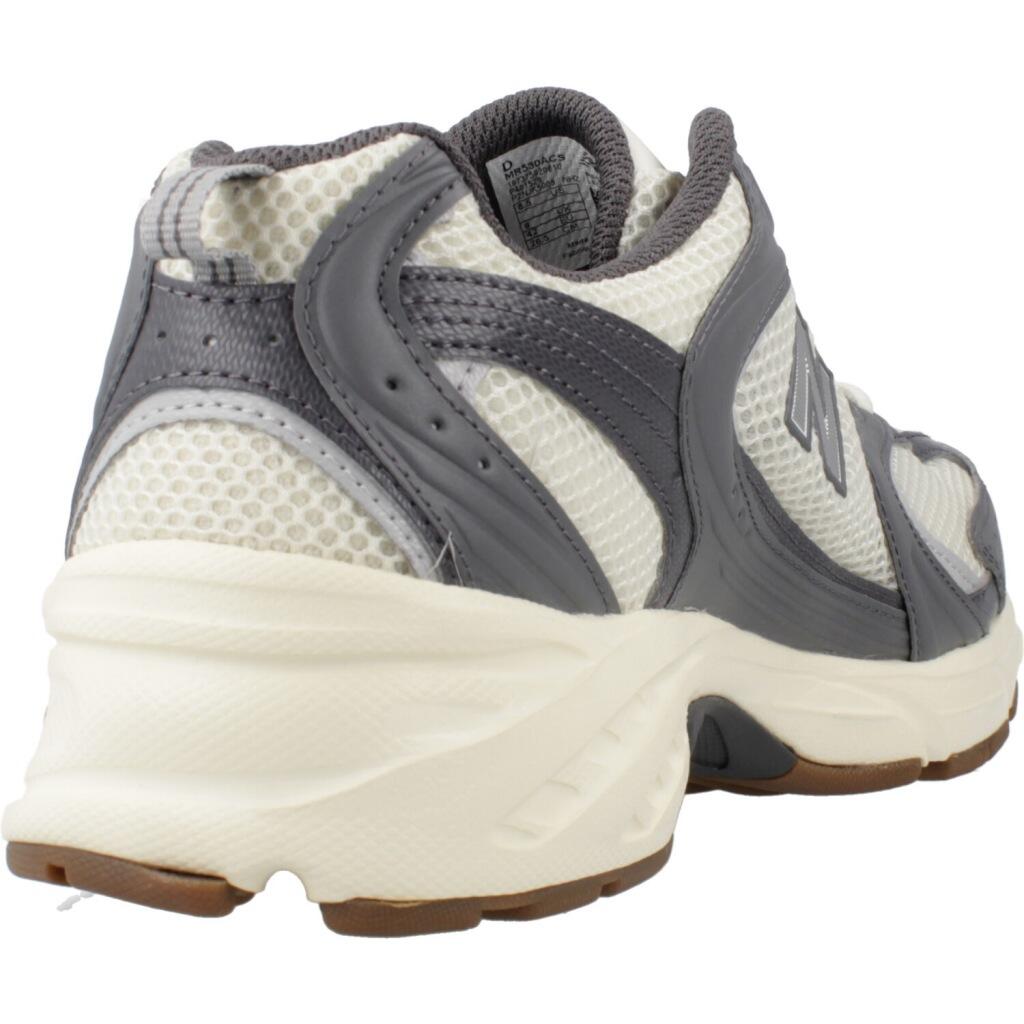 scarpe sportive 3/5