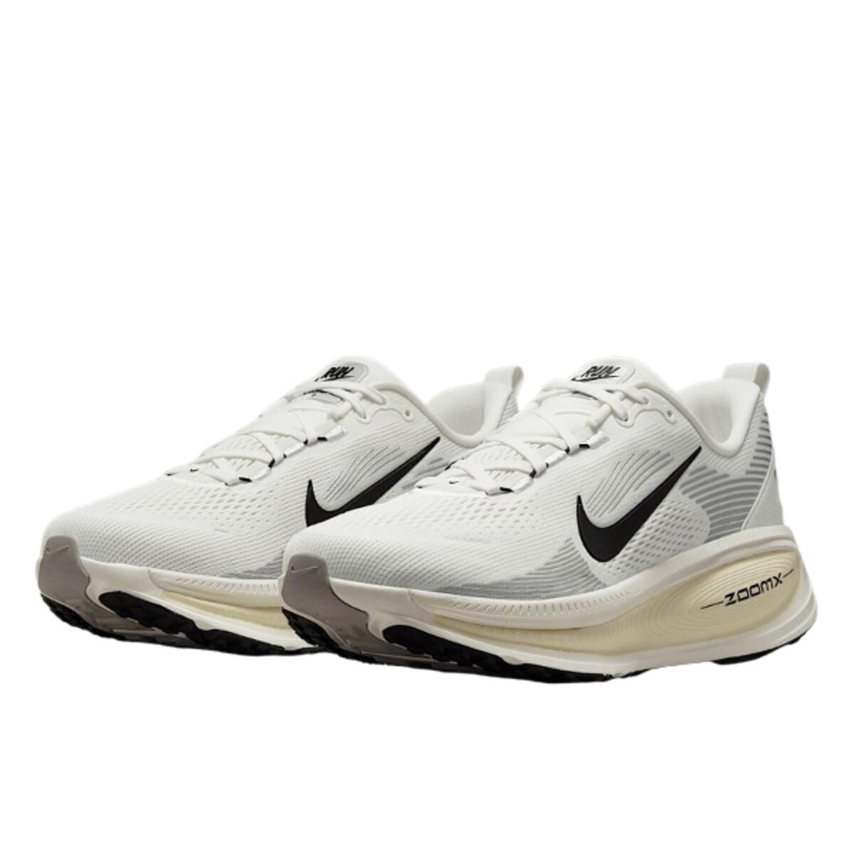 Scarpe  Vomero 18 Summit White Coconut Milk 2/4