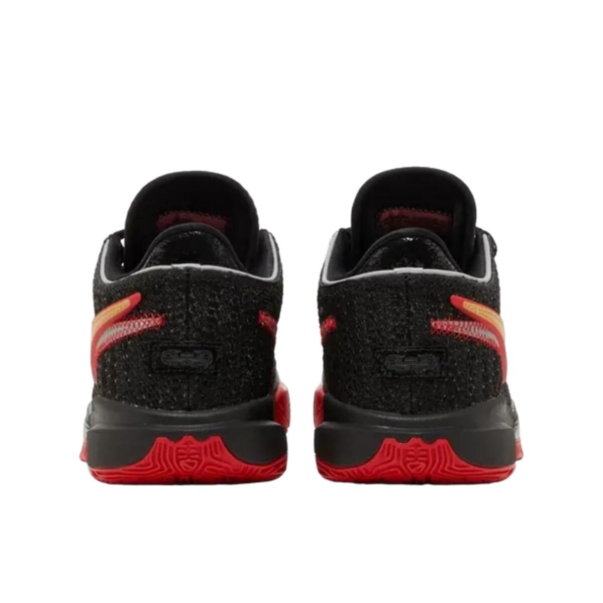 Zapatillas  LeBron 20 Miami Heat 2/3