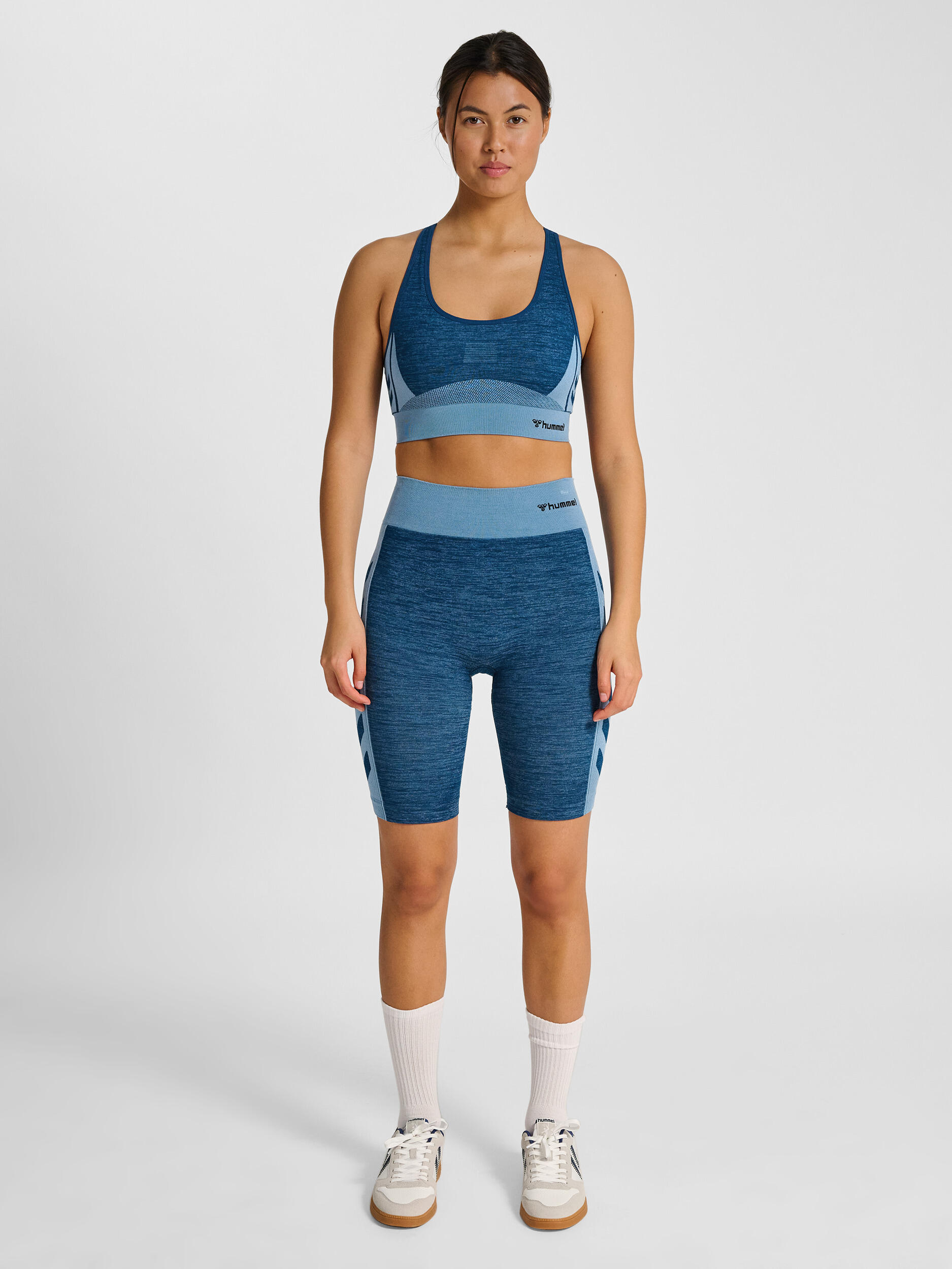 Enfiler Short Hmlclea Entraînement Femme 3/7