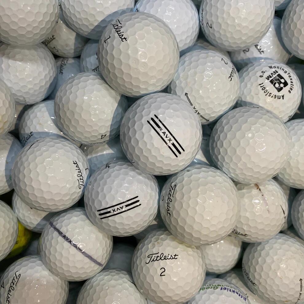 24 Balles de Golf Titleist AVX d’Occasion – Qualité AAAA – Lakeballs 2/2