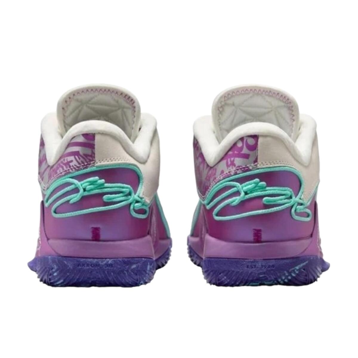 Chaussures  LeBron 22 Frozen Grapes 3/4