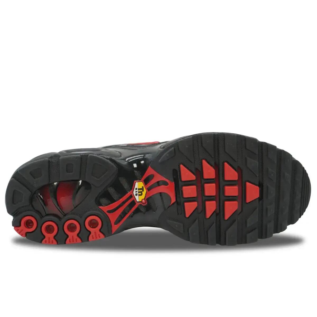 Nike Air Max Plus TN Black Red 3/4