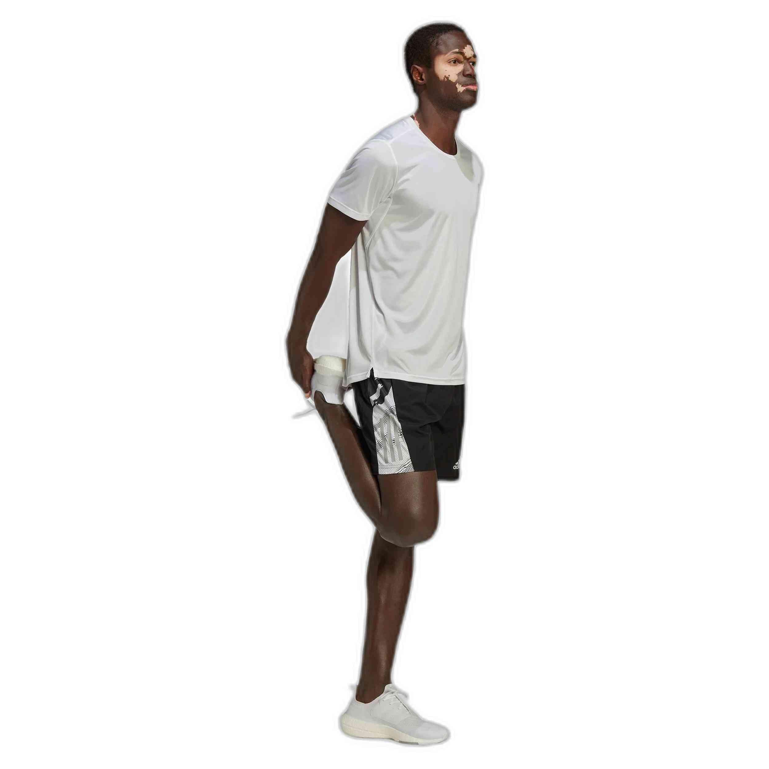 Pantaloncini Adidas modello HC0414 per uomini 3/5