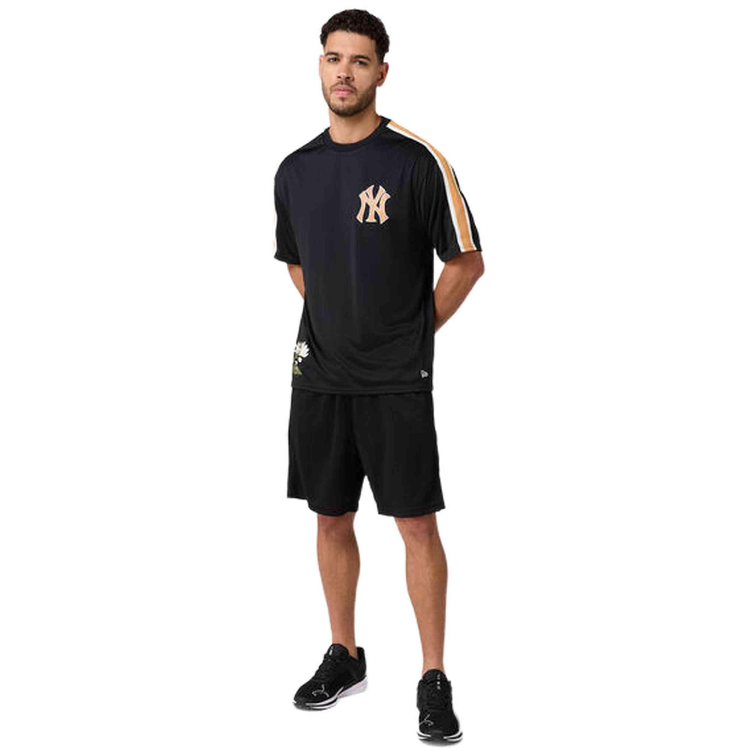 T-shirt New era modèle 60596329-001 pour homme 2/4