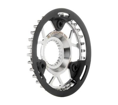 Voortandwiel gates carbon drive cdx 32t met roestvrijstalen beschermrand.