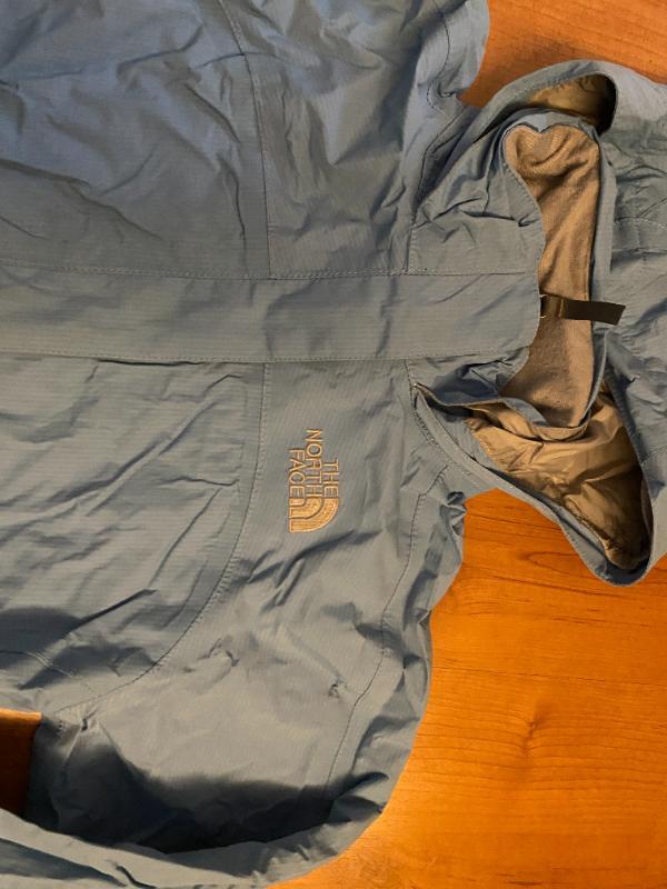 Tussen Particulieren - Regenjas (the north face) 2/3