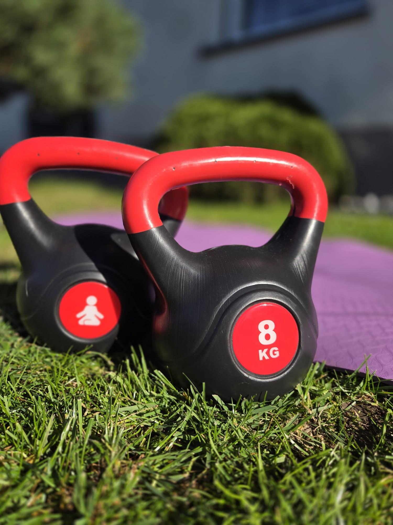 Kettlebell 8 kg rivestita in polietilene 6/6