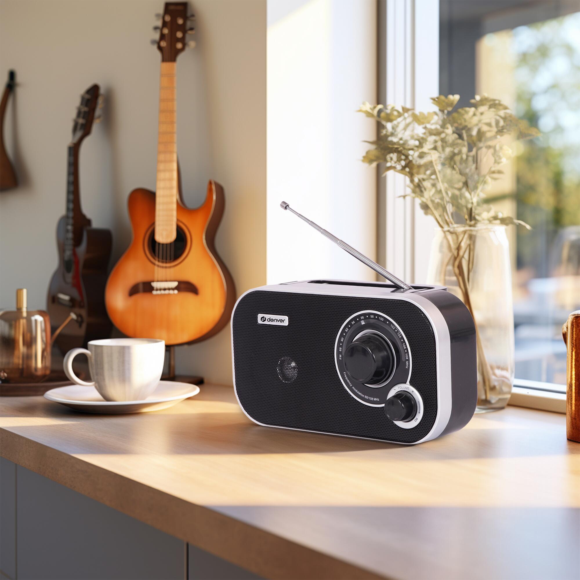 FM radio - Noodradio - Draagbaar - Werkt op batterijen of netstroom - TR51B 5/7