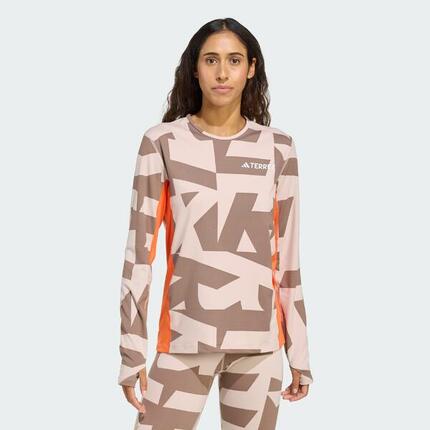 Mehrschichtige synthetische Basisschicht mit langen Ärmeln