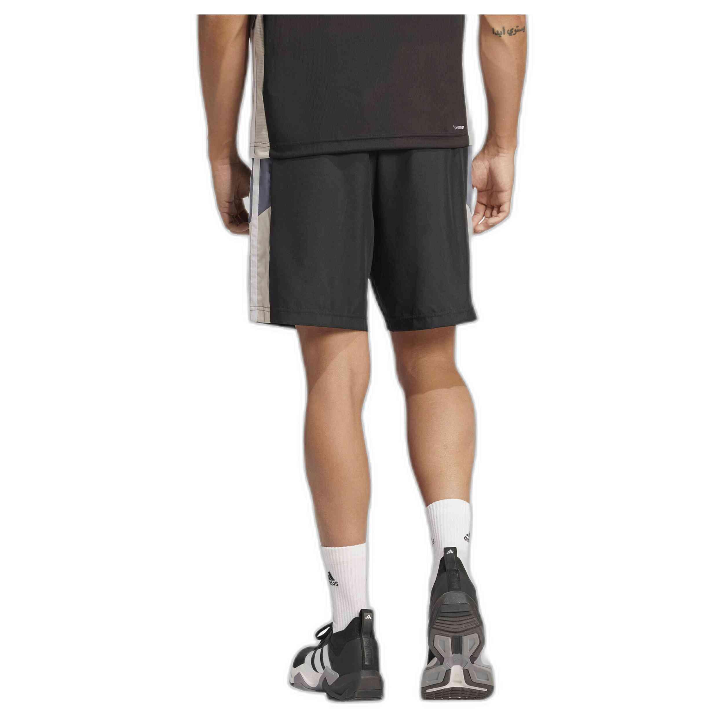 Calções Adidas modelo JI8393 para unissex 3/5