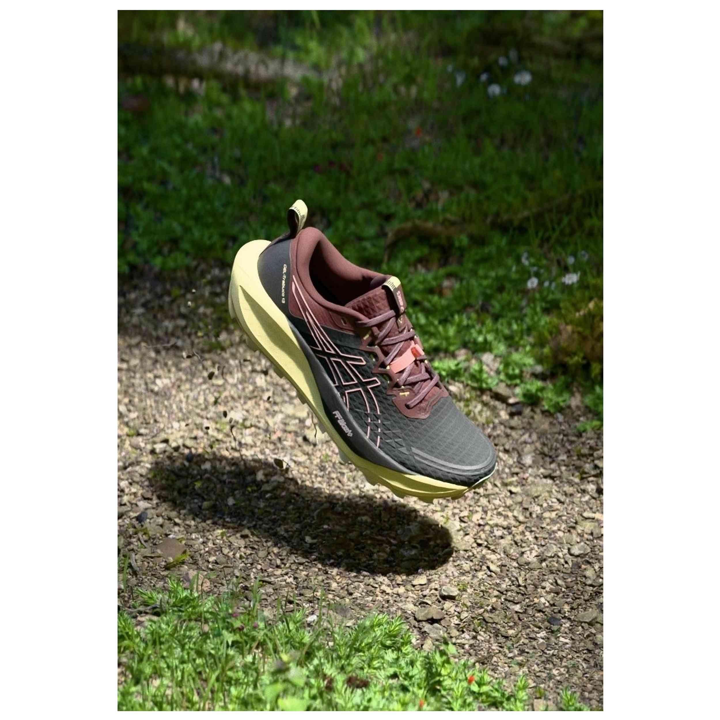 Chaussures de randonnee Asics modèle 1012B768-002 pour femmes 3/5