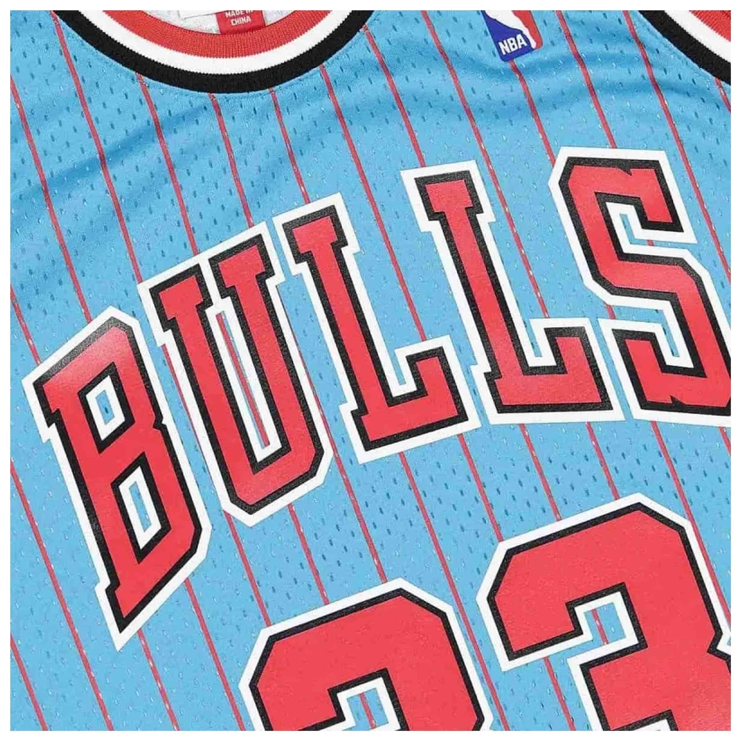 Maillot de basket Mitchell & ness modèle SMJYGS20060-CBULTBL95SPI pour homme 5/5
