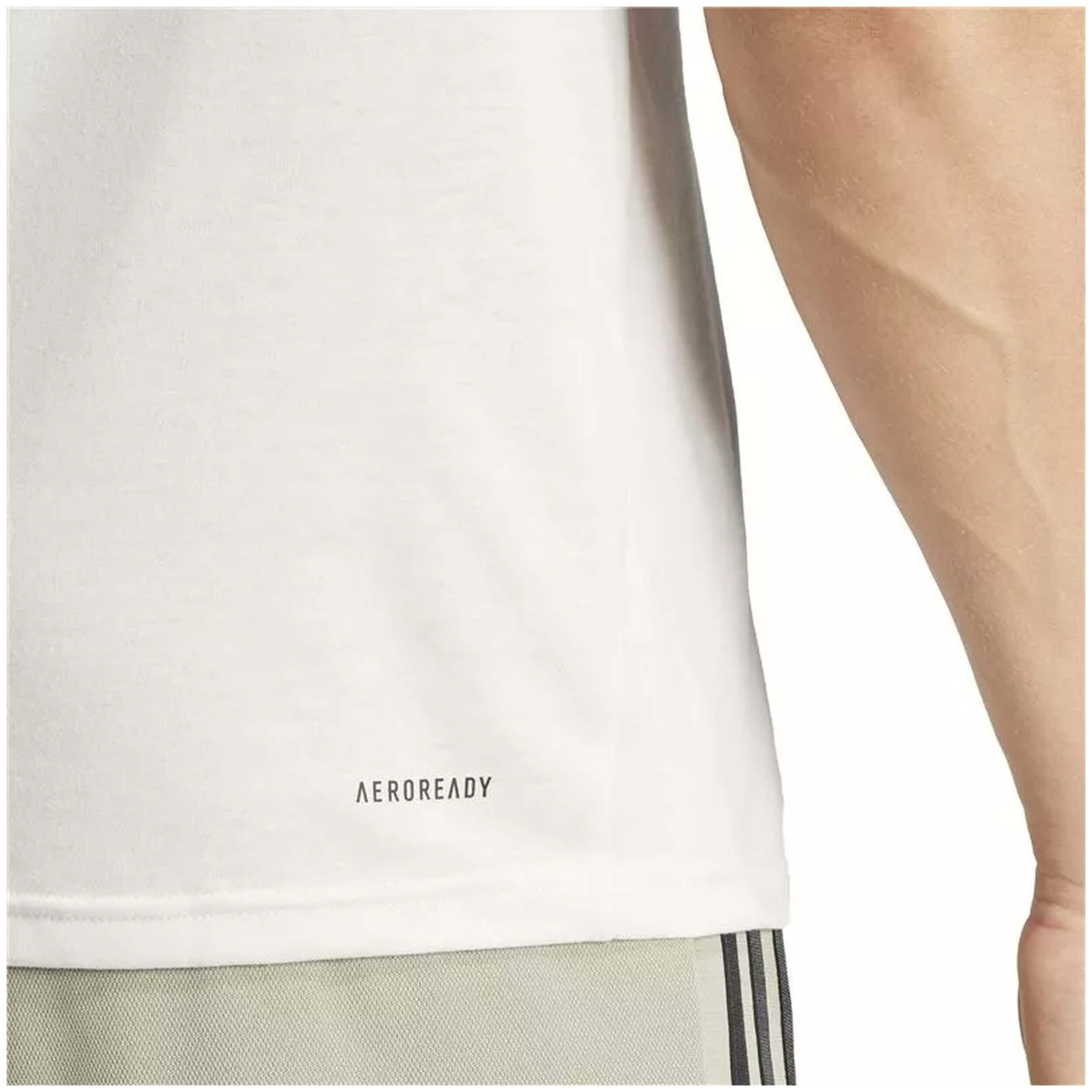 T-shirt Adidas modelo IR9100 para homem 2/2