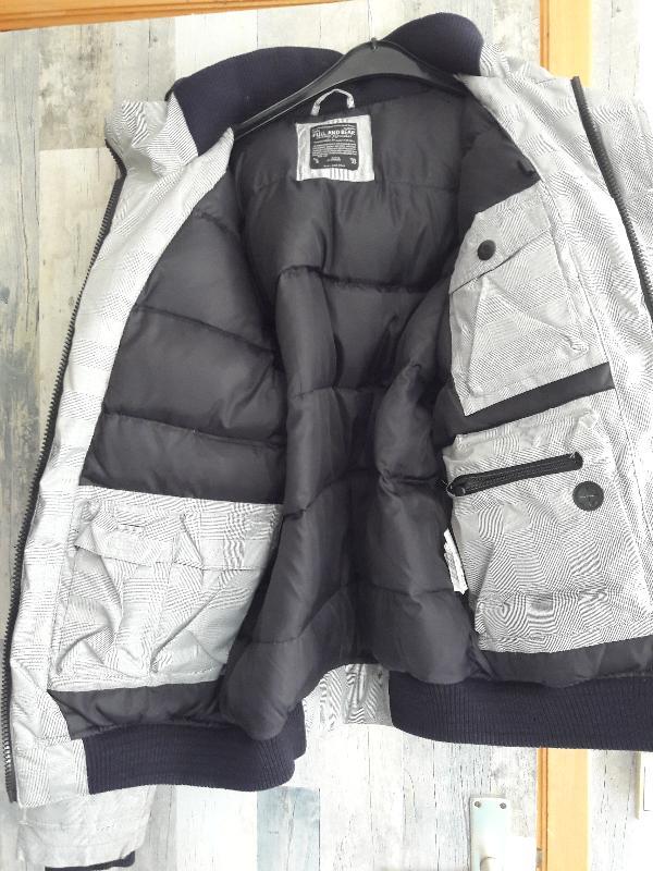 Tussen Particulieren - Pull and Bear jas maat S 4/6