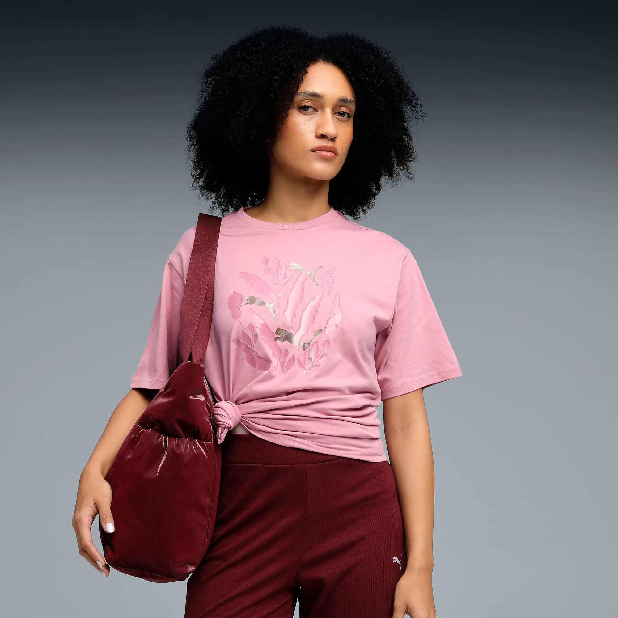 Puma Damen T-Shirt Graphic Relaxed Leaf Tee 688165 3/6