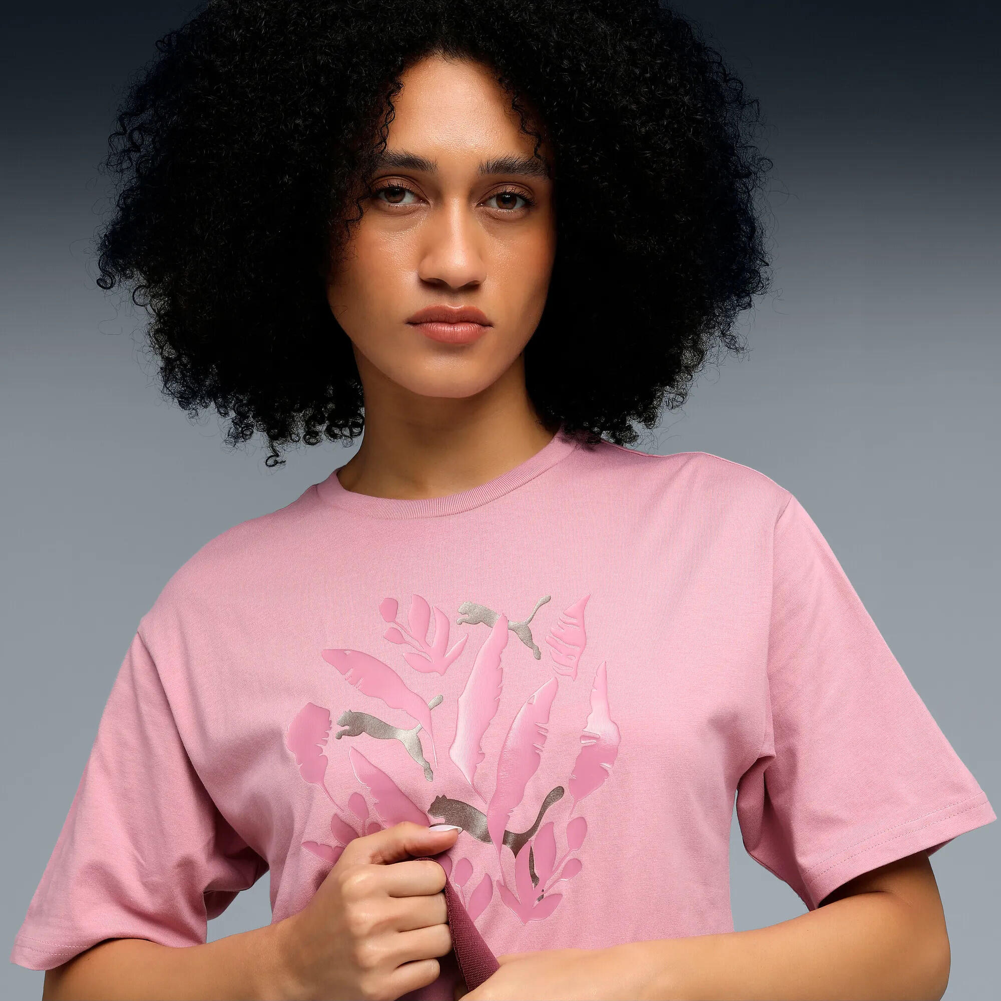 Puma Damen T-Shirt Graphic Relaxed Leaf Tee 688165 6/6