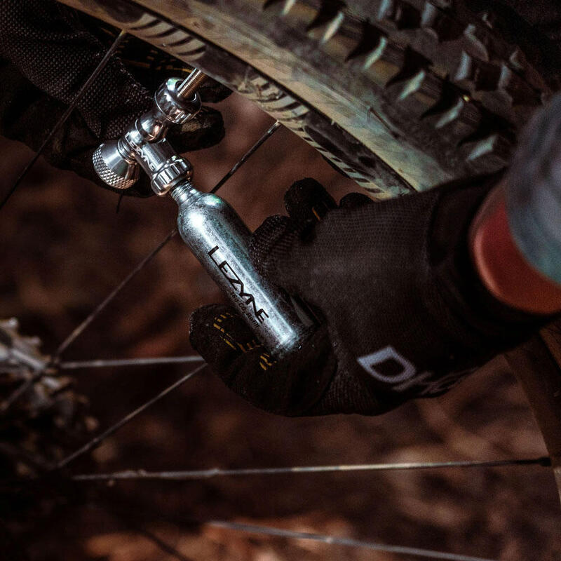 Ovládání pumpy CO2 Lezyne Drive