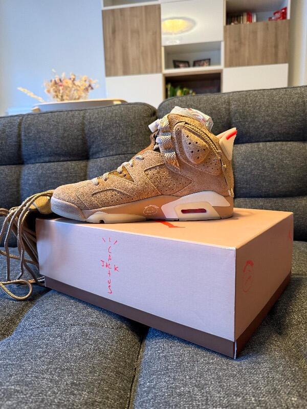 Entre Particuliers - Jordan 6 Travis Scott kaki 9.5 US DS 2/3