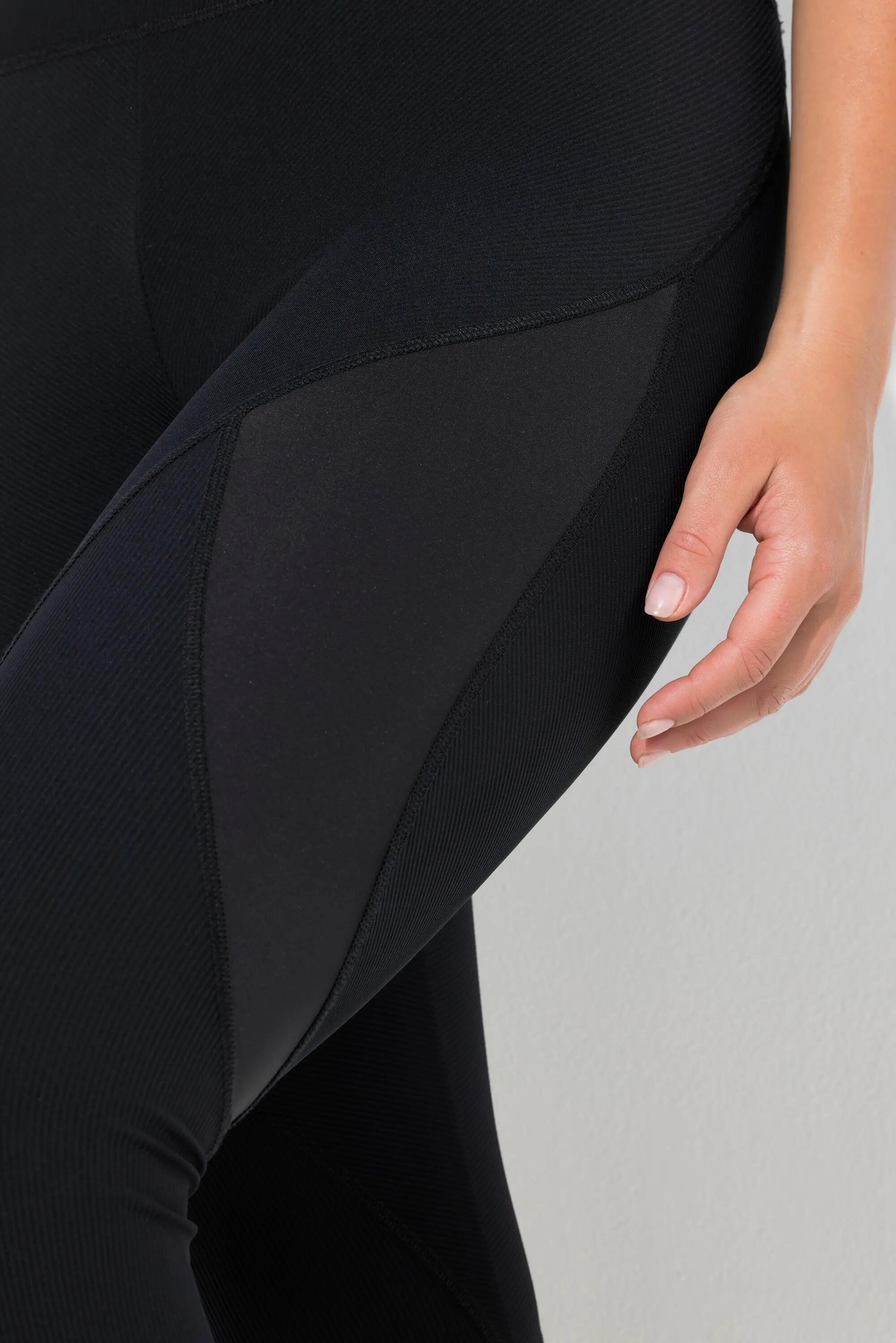 Femme Legging technique en jersey côtelé recyclé poche zippée à l'arrière 3/6