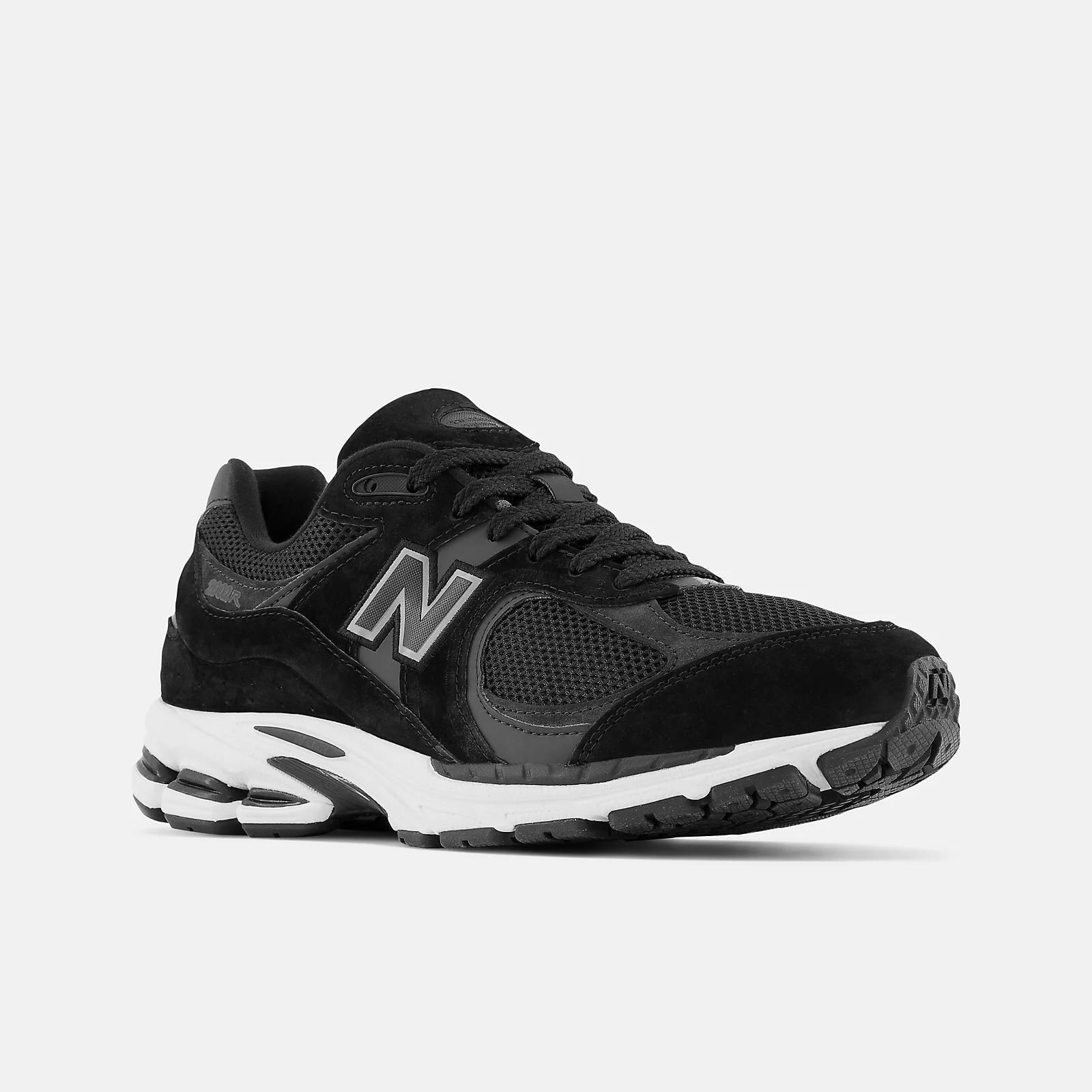 Sapatilhas New balance modelo M2002RBK para homem 6/7