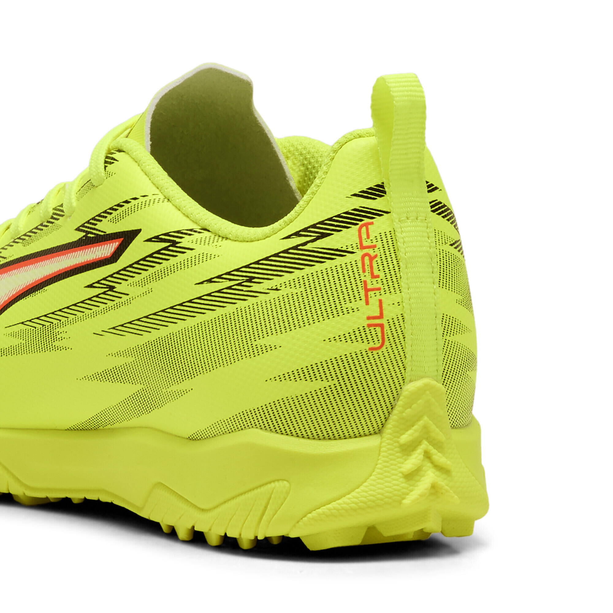 Młodzieżowe buty piłkarskie ULTRA 6 PLAY TT PUMA