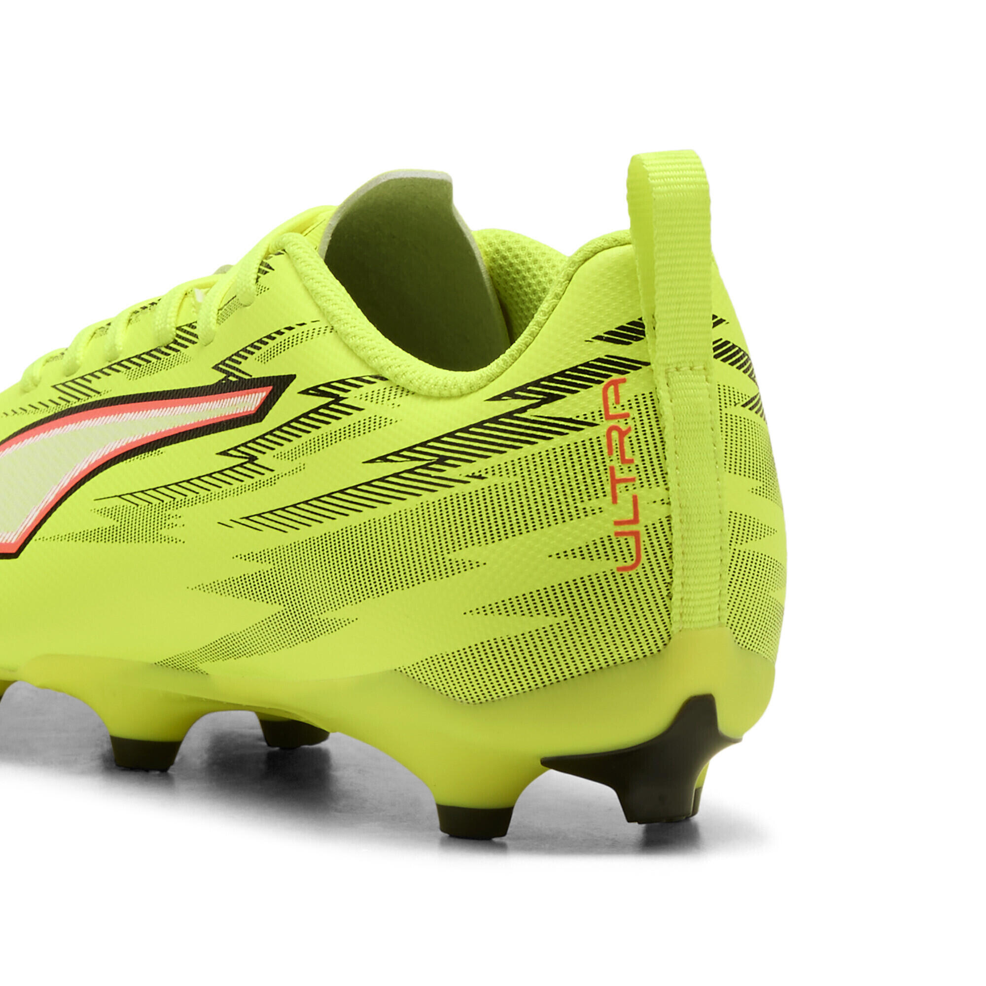 Młodzieżowe buty piłkarskie ULTRA 6 PLAY FG/AG PUMA