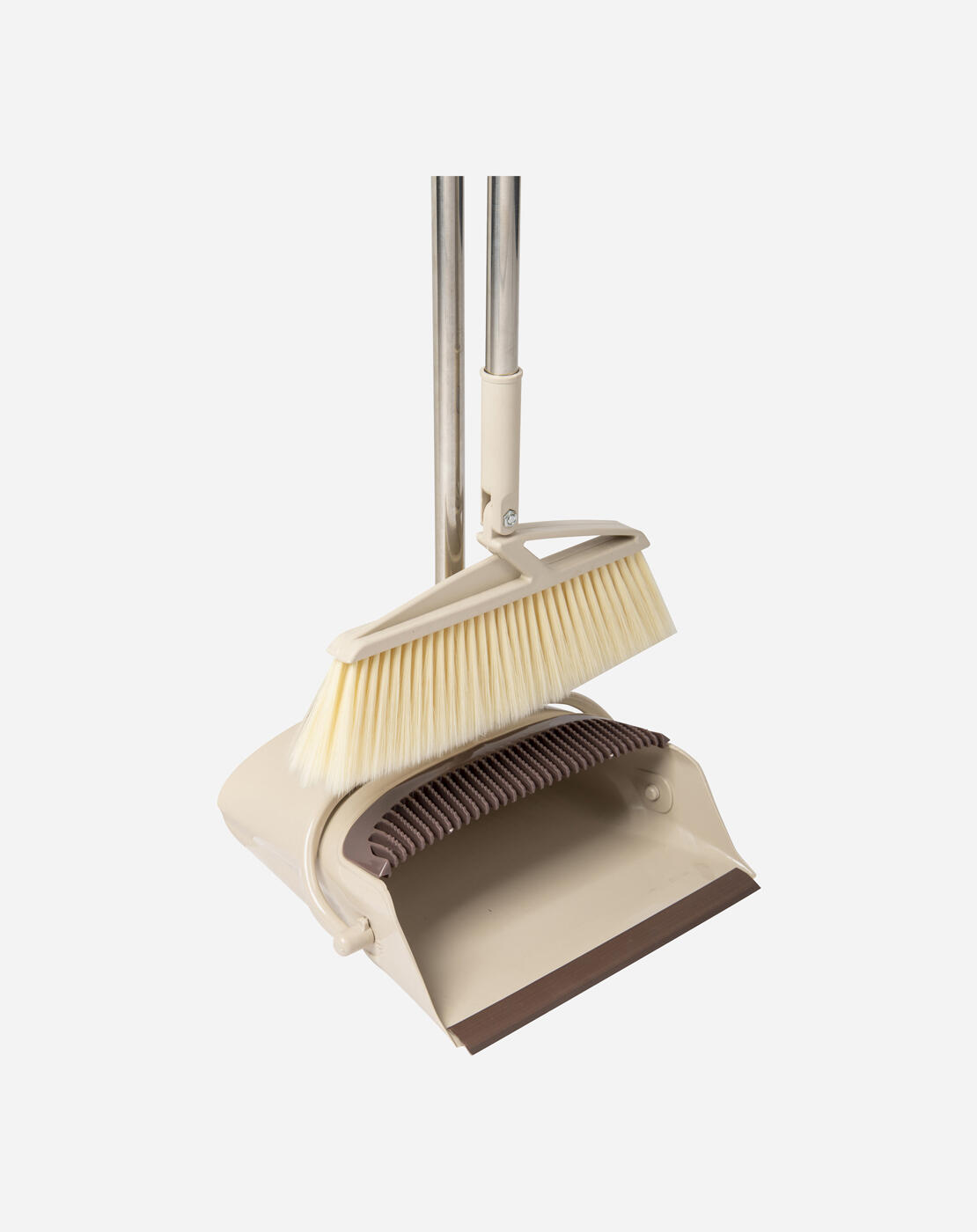 Pelle et brosse - Compact 2/3