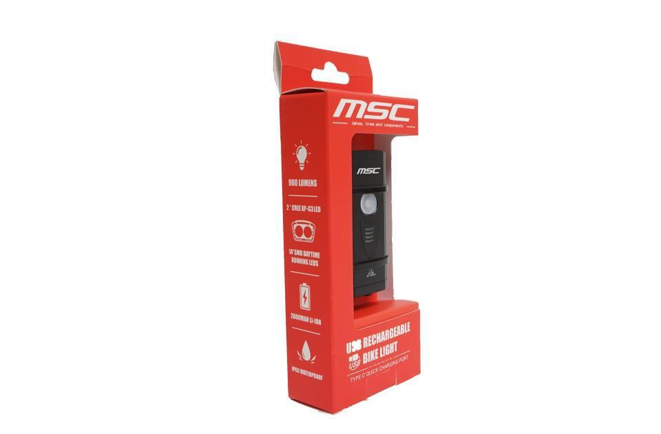 LUZ 900 LUMENS CON INDICADOR DE BATERIA 3/4