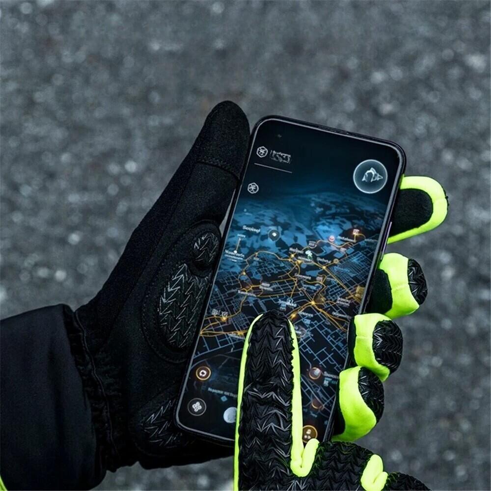 Paar Winterhandschuhe 3/4