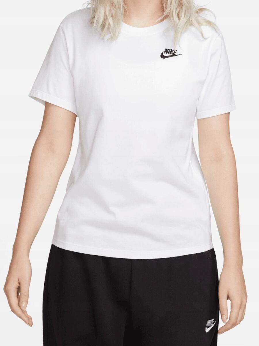 T-shirt Nike Sportswear Club Essentials pour Femme 3/6