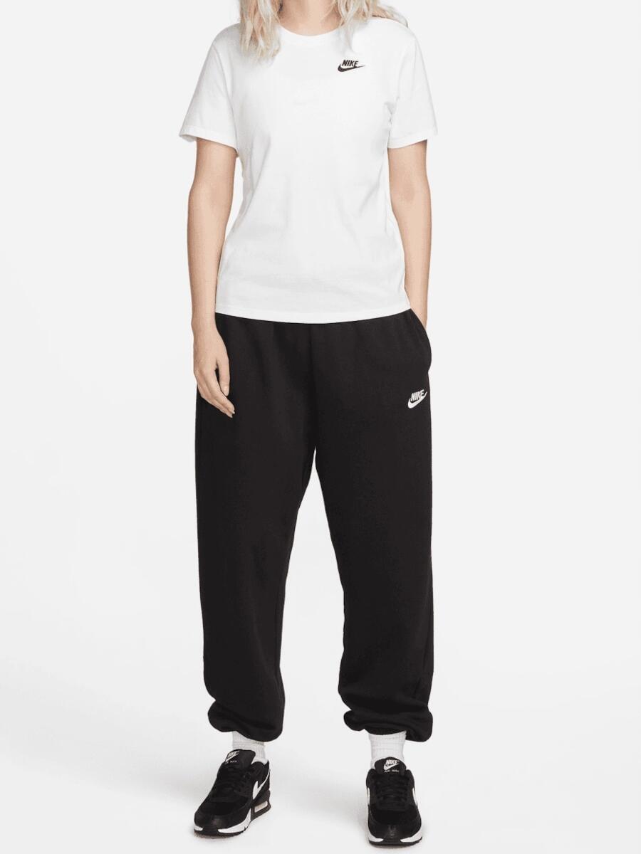 T-shirt Nike Sportswear Club Essentials pour Femme 5/6