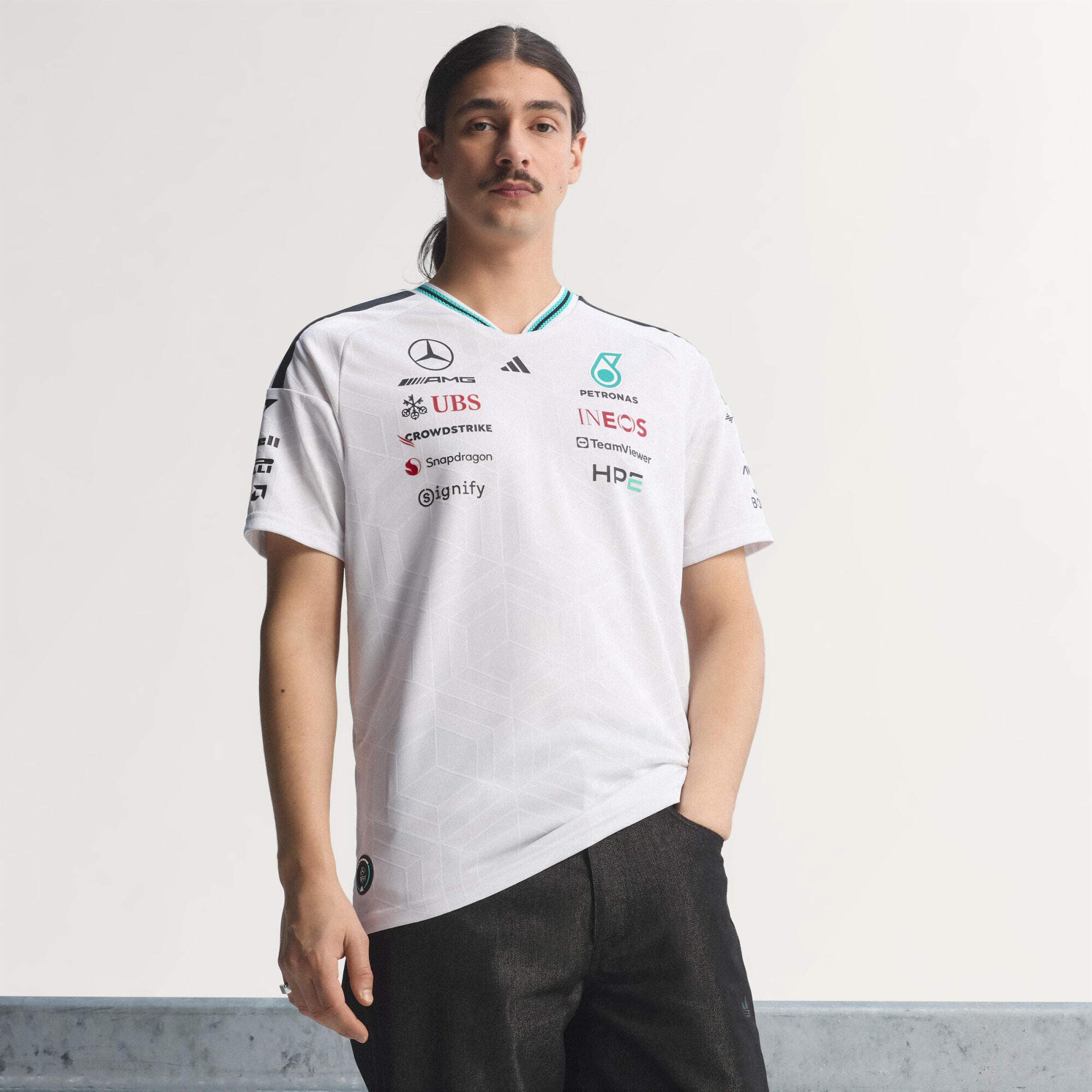 MERCEDES - AMG PETRONAS FORMULA 1 TEAM AUTHENTIEK COUREURSSHIRT 4/7