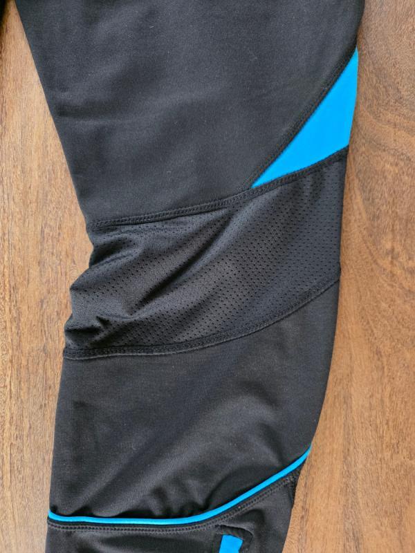 Tussen Particulieren - Aansluitende hardloopbroek voor dames Light zwart 3/5