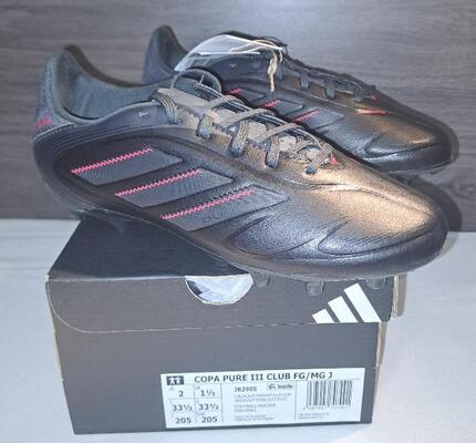 Entre Particuliers - Chaussures foot enfant. Adidas 33,5