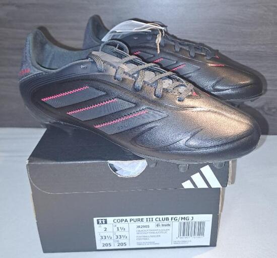 Entre Particuliers - Chaussures foot enfant. Adidas 33,5