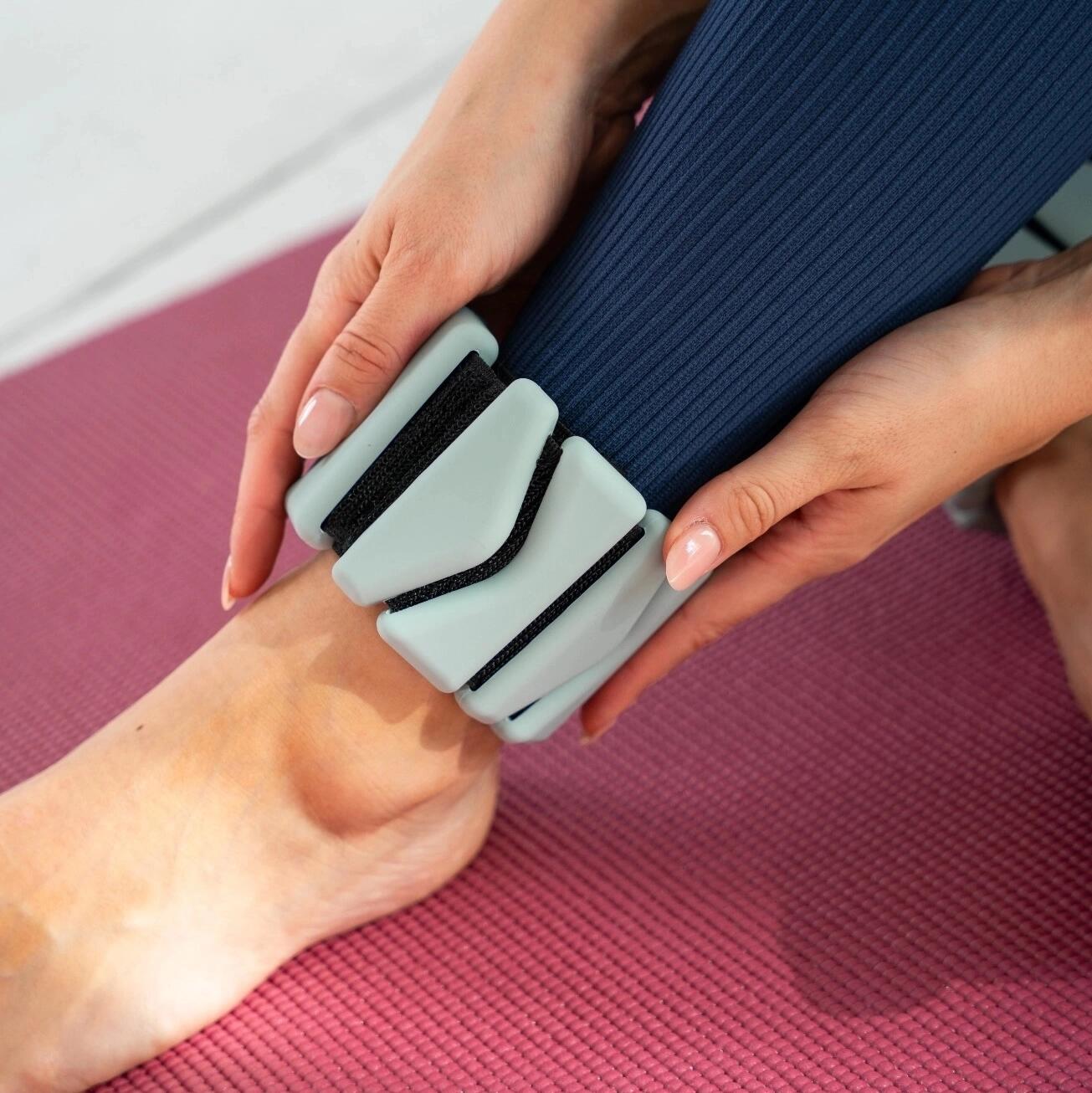 Pilates Gewichtsmanschetten 2er Set – 1 kg Ankle Weights aus Silikon 2/4