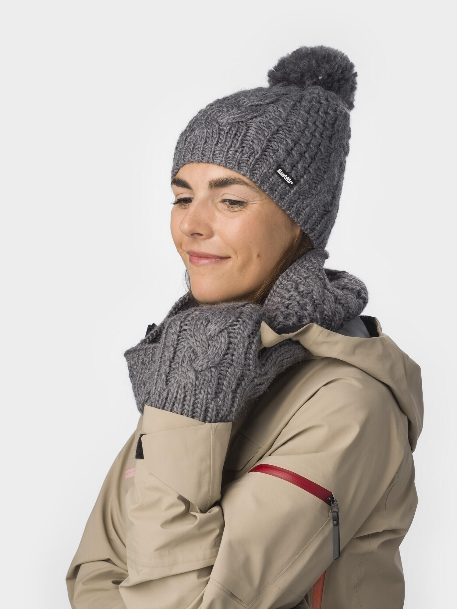 Gorro Afra para mujer, con forro polar y pompón cálido de merino 3/3