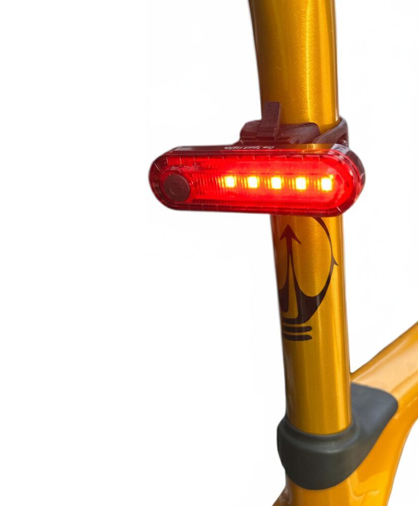 Feu arrière rouge 50 lumens Feu arrière à LED pour vélo 4/8