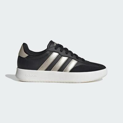 Scarpe Adidas modello JR1191 per donne