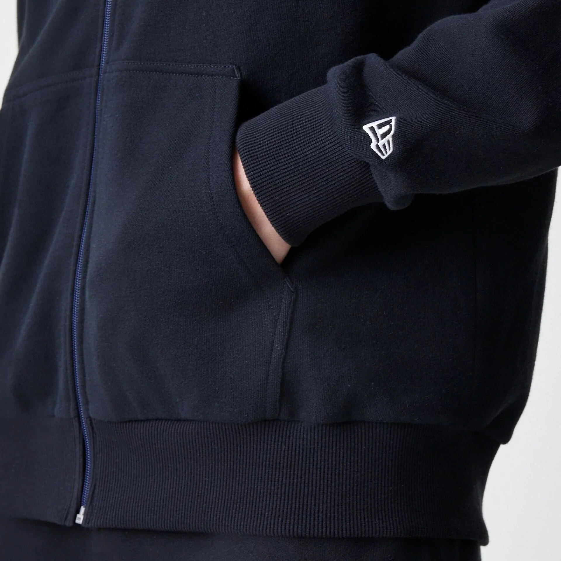 Sweatshirt à capuche full zip New Era Essentials 3/3