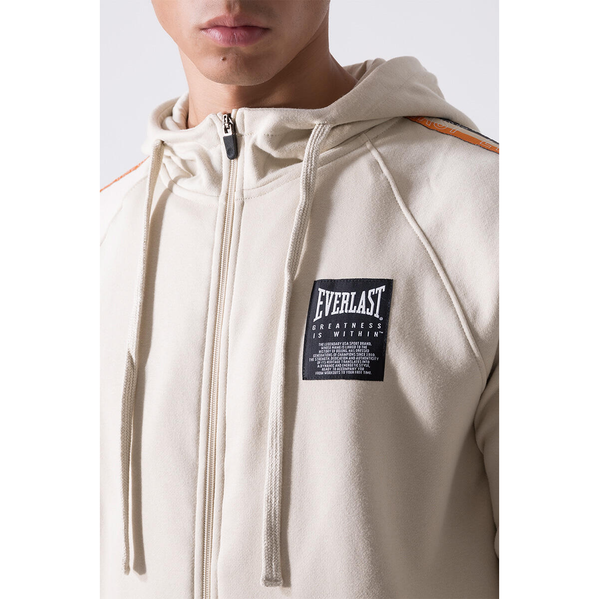 CHAQUETA HOMBRE NEUTRA CREMALLERA COMPLETA CON CAPUCHA Y CINTA TRICOLOR EVERLAST 3/4
