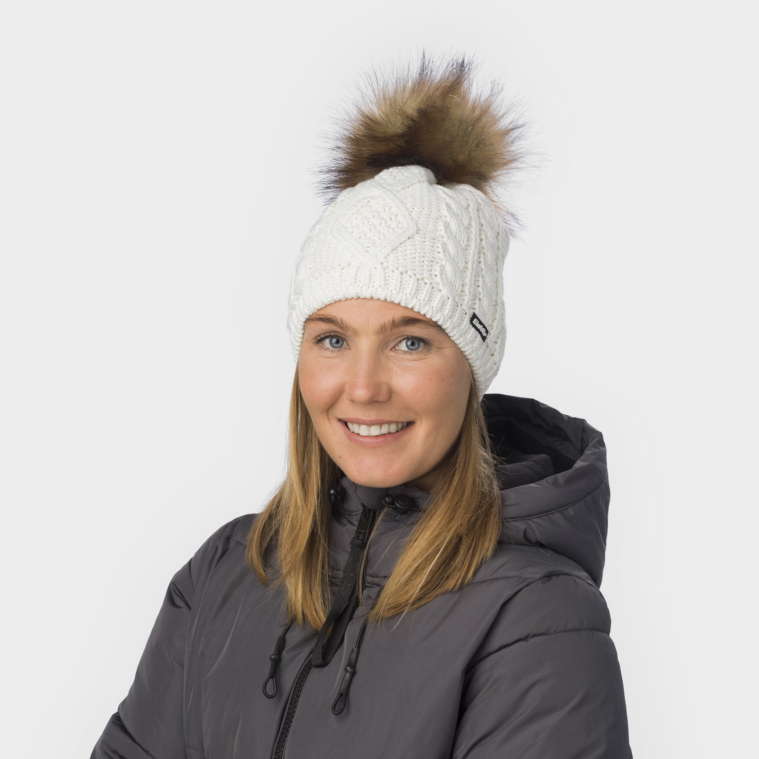 Eisbär Nelia Lux Mütze für Damen mit Bommel 3/4