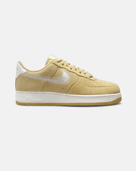 NIKE Air Force 1 07 LV8 Low "Buff Gold