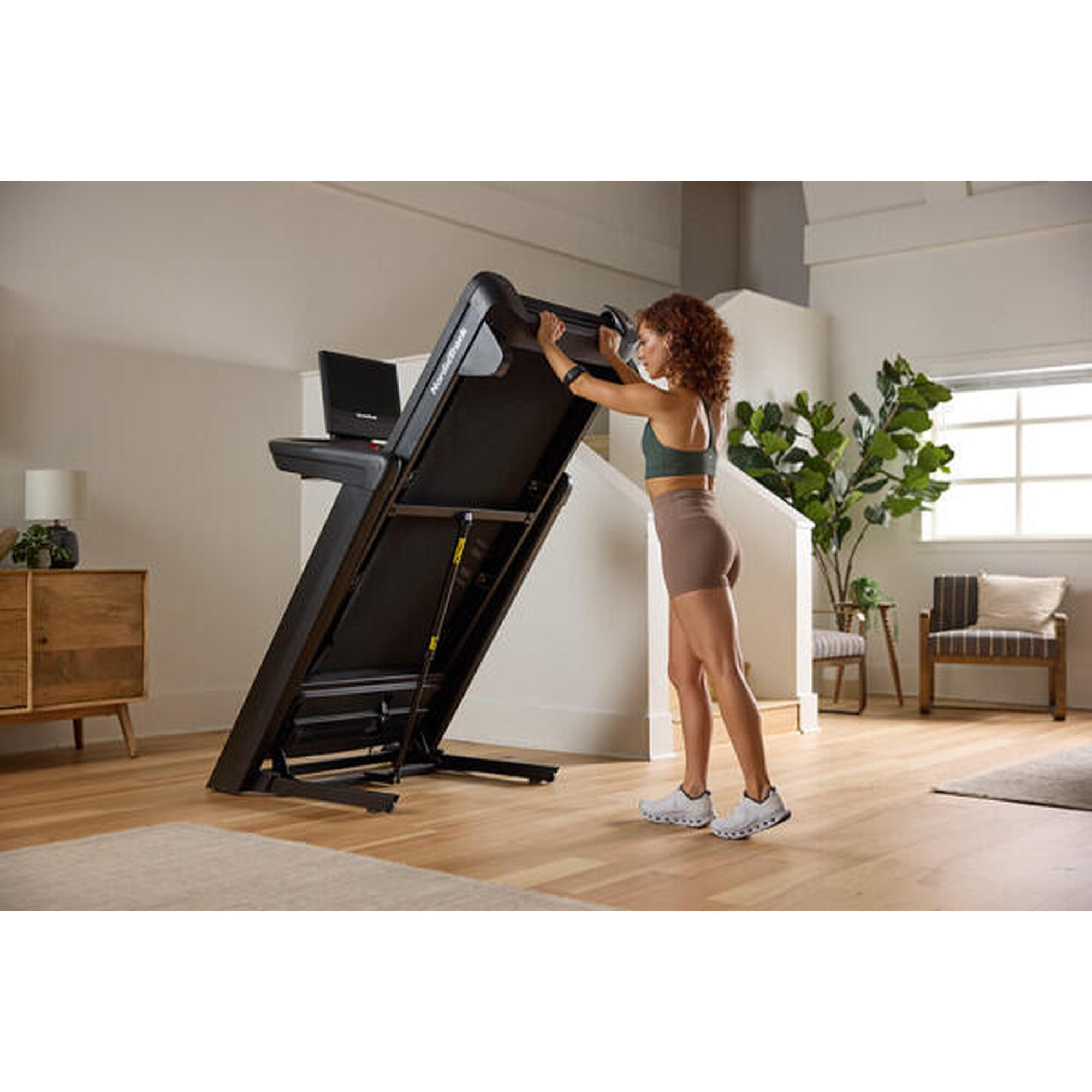 Banda de alergare Nordic Track USA Comercial 1750 cu ecran 16 inch pivotant