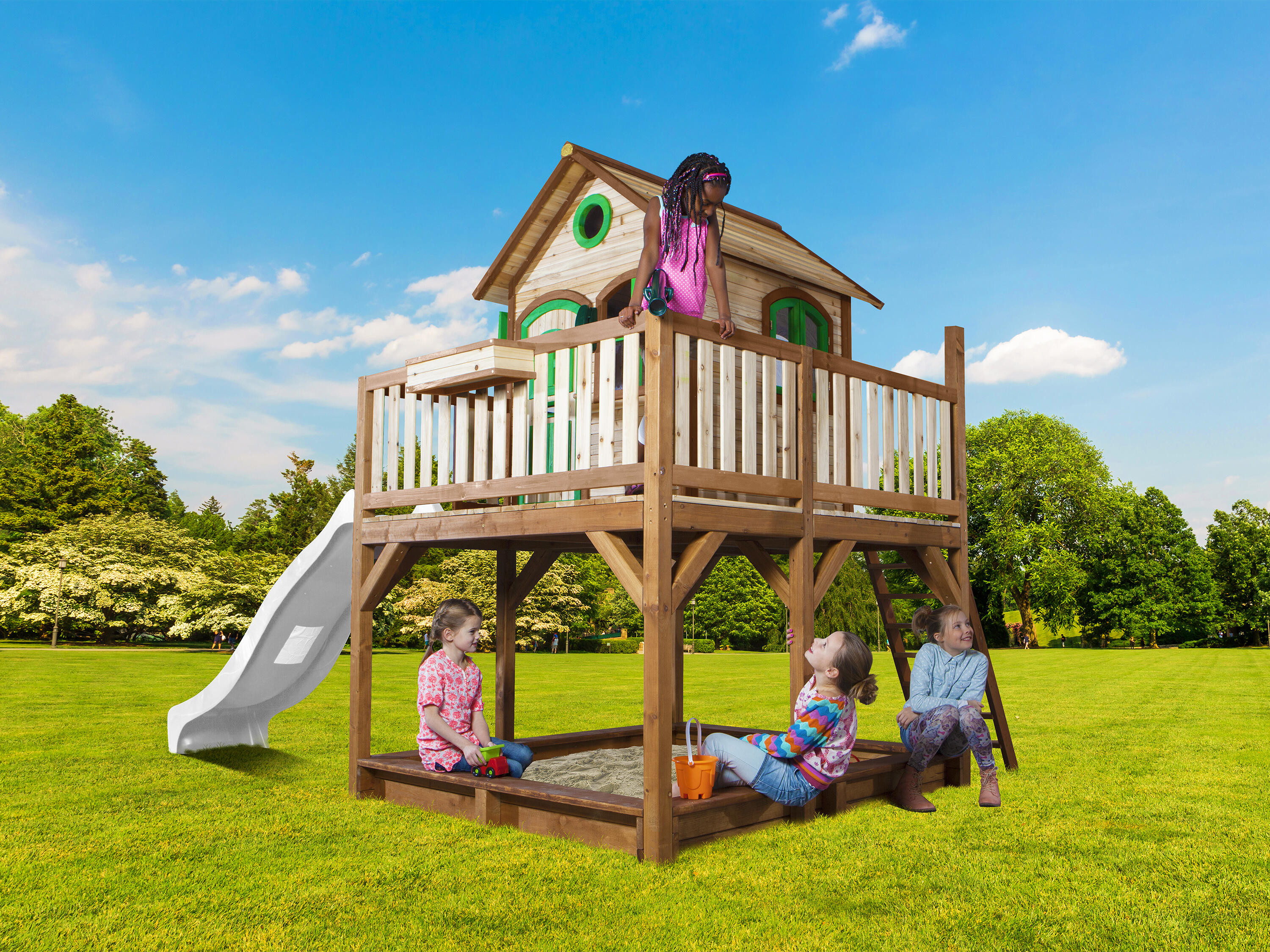 Maisonnette en bois Liam Marron/Verte - Toboggan Blanc 3/7