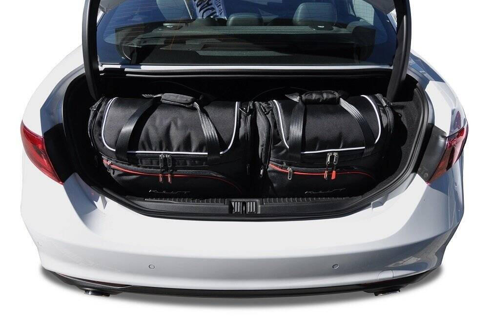 ALFA ROMEO GIULIA 2015+ PACK DE SACS 4 PAR 1/8